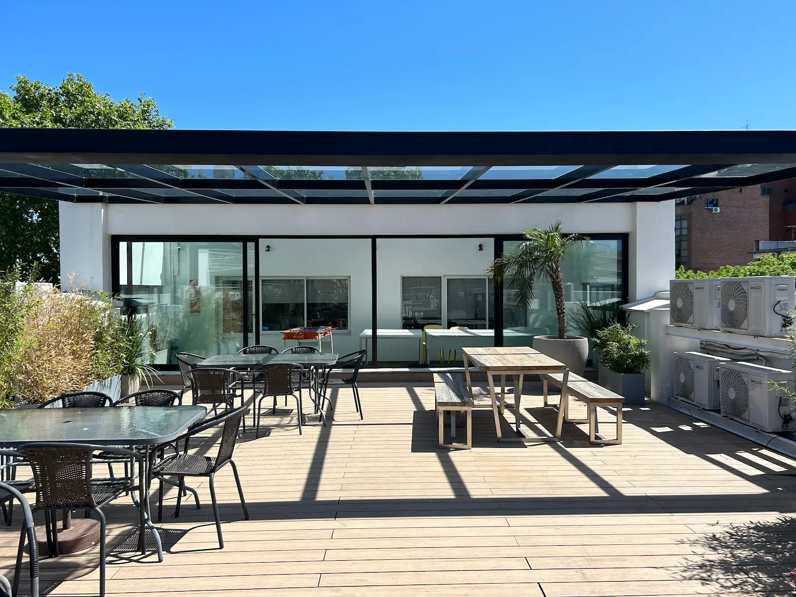 Cerramiento de aluminio y vidrio en vivienda residencial